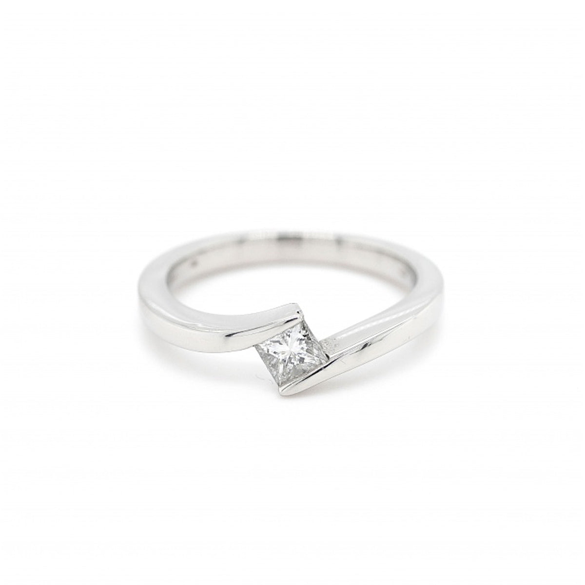 Platinum Single Stone Crossover Diamond Ring