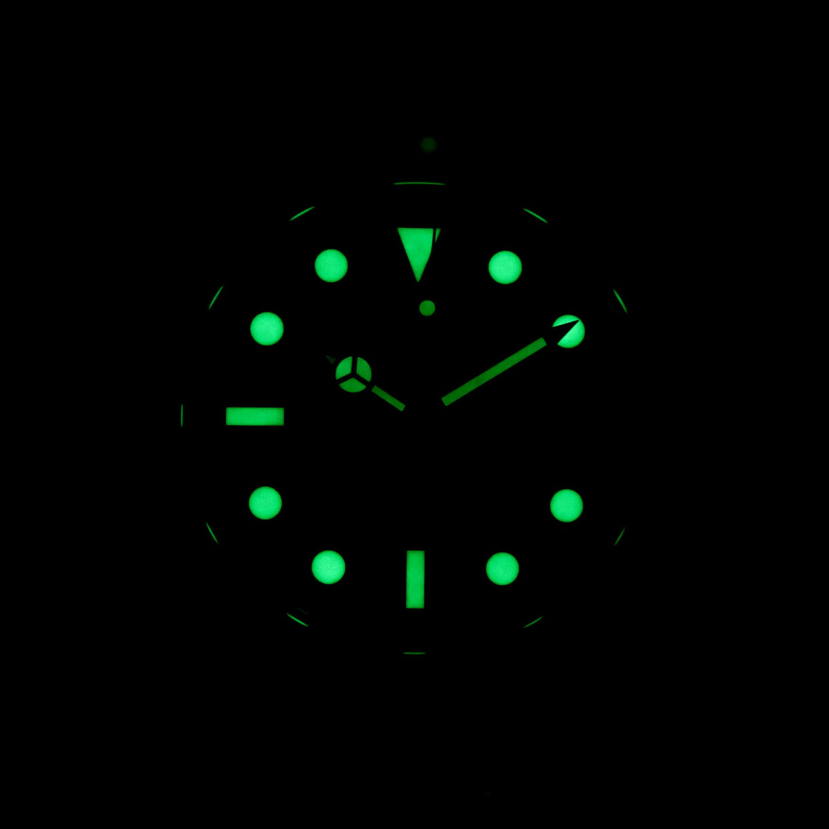 ROLEX SUBMARINER - 16610LV - Watch - 40mm 0aa8d1e8-7503-4ef1-8d78-d7b635a34715.jpg