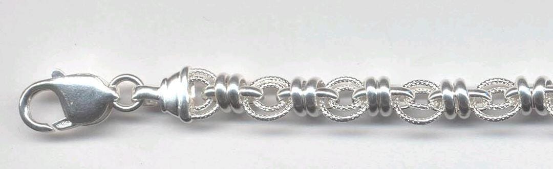 Silver 8mm Round Linked Circles 18"