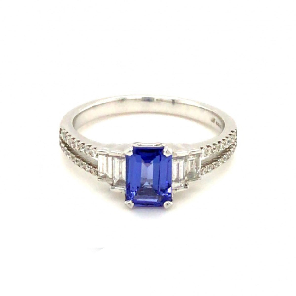 18ct White Gold Blue Tanzanite & Diamond Ring - Size M