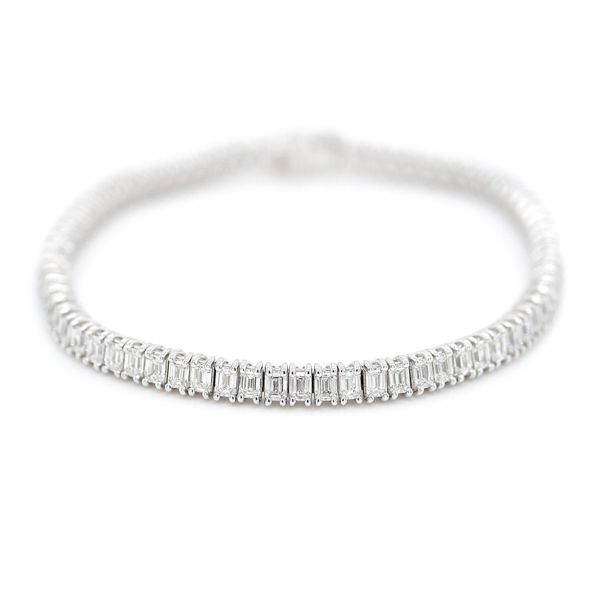 18ct White Gold Emerald-Cut 7.01ct Diamond Tennis Bracelet