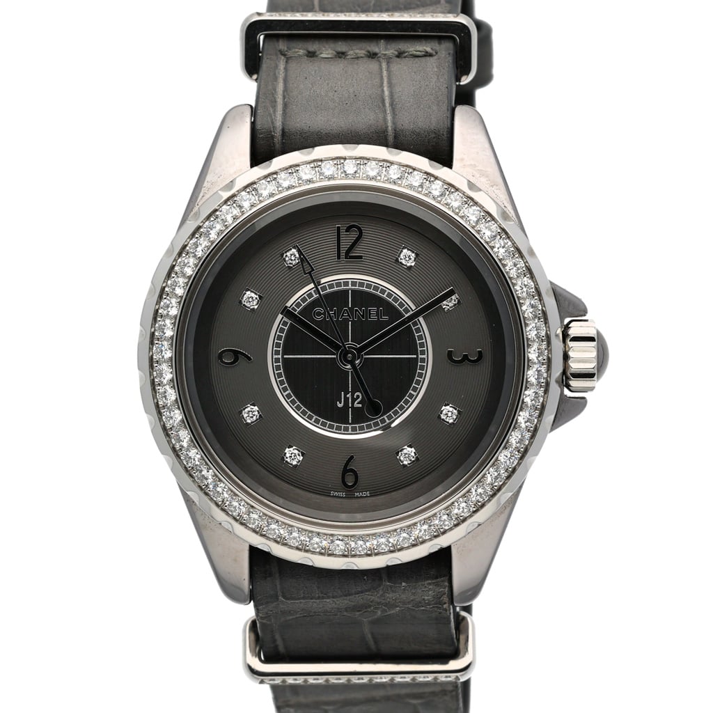 CHANEL J12 - H4188 - Watch - 33mm 2cbfeaa8-c721-417e-8152-e625e1119bf2.jpg