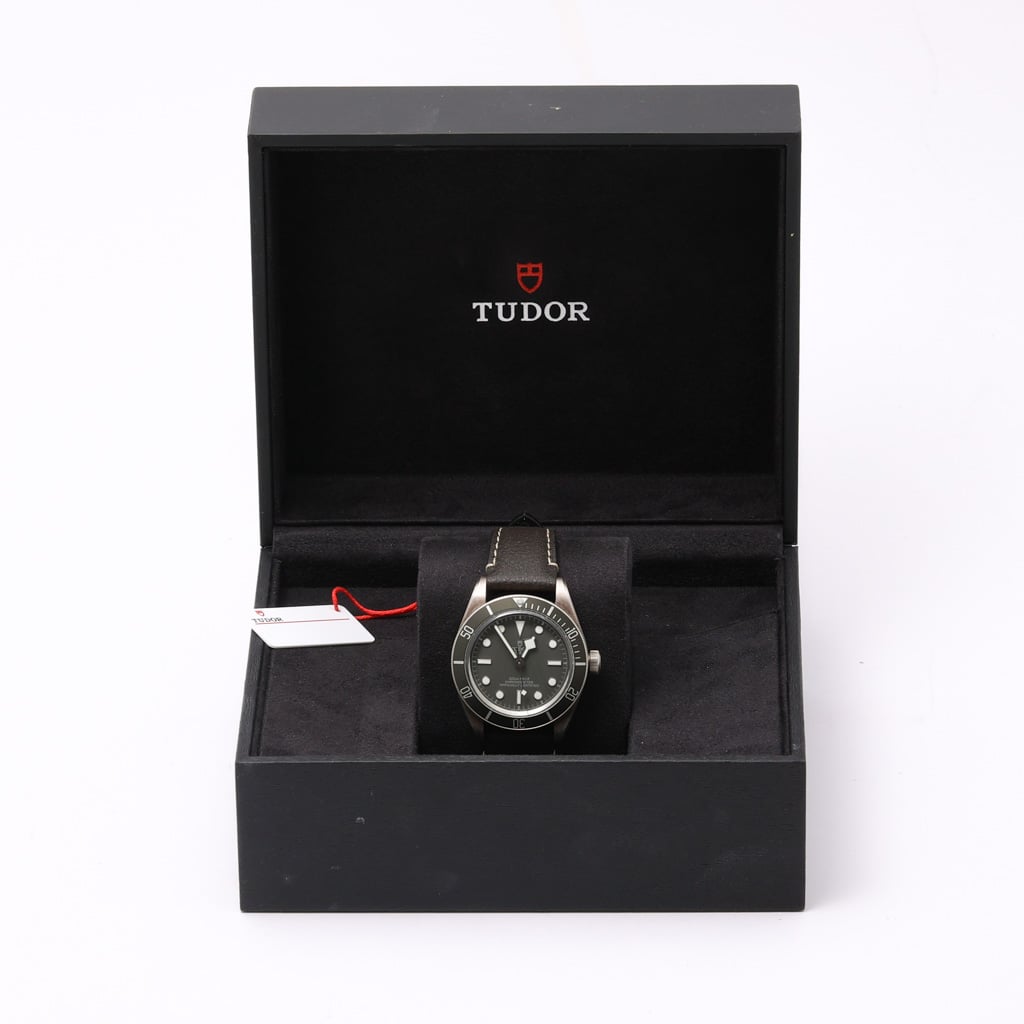 TUDOR BLACK BAY 58 925 - 79010SG - Watch - 39mm 4e487fbd-f447-4efc-8113-a592f907972e.jpg