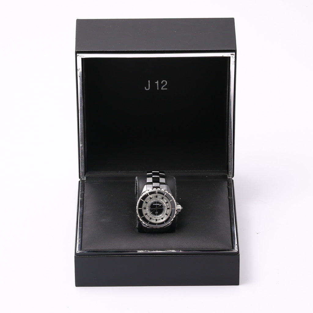 CHANEL J12 - H2610 - Watch - 38mm 58b6802e-5833-4e85-9762-62a480ceca70.jpg