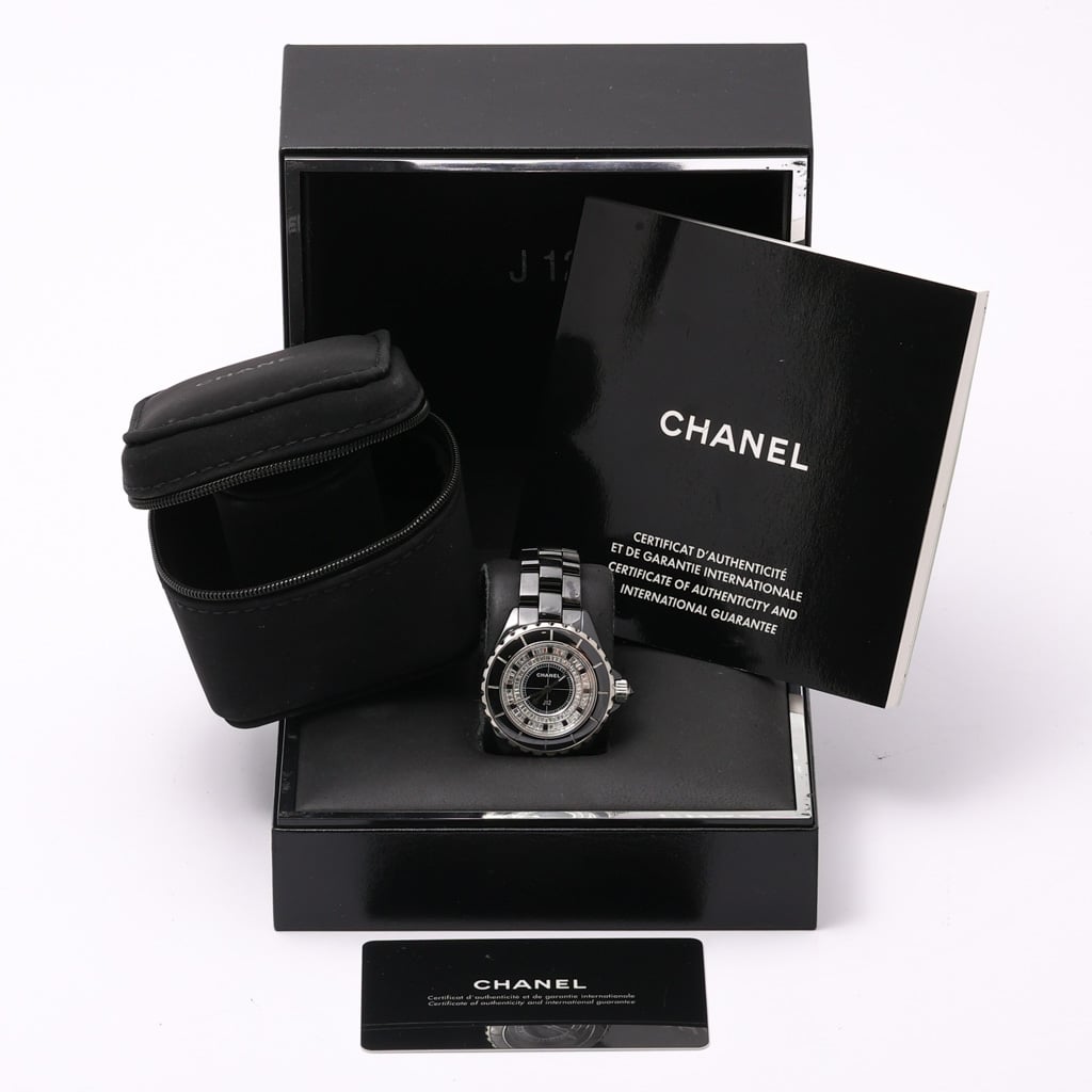 CHANEL J12 - H2610 - Watch - 38mm 9d6bb8b3-6590-41a3-8d21-cfa6cc71b3a1.jpg
