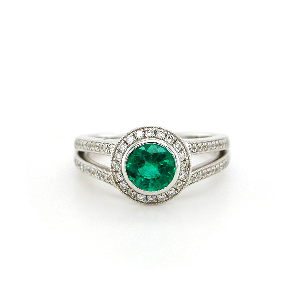 18ct White Gold 0.75ct Emerald & 0.26ct Diamond Ring - Size M