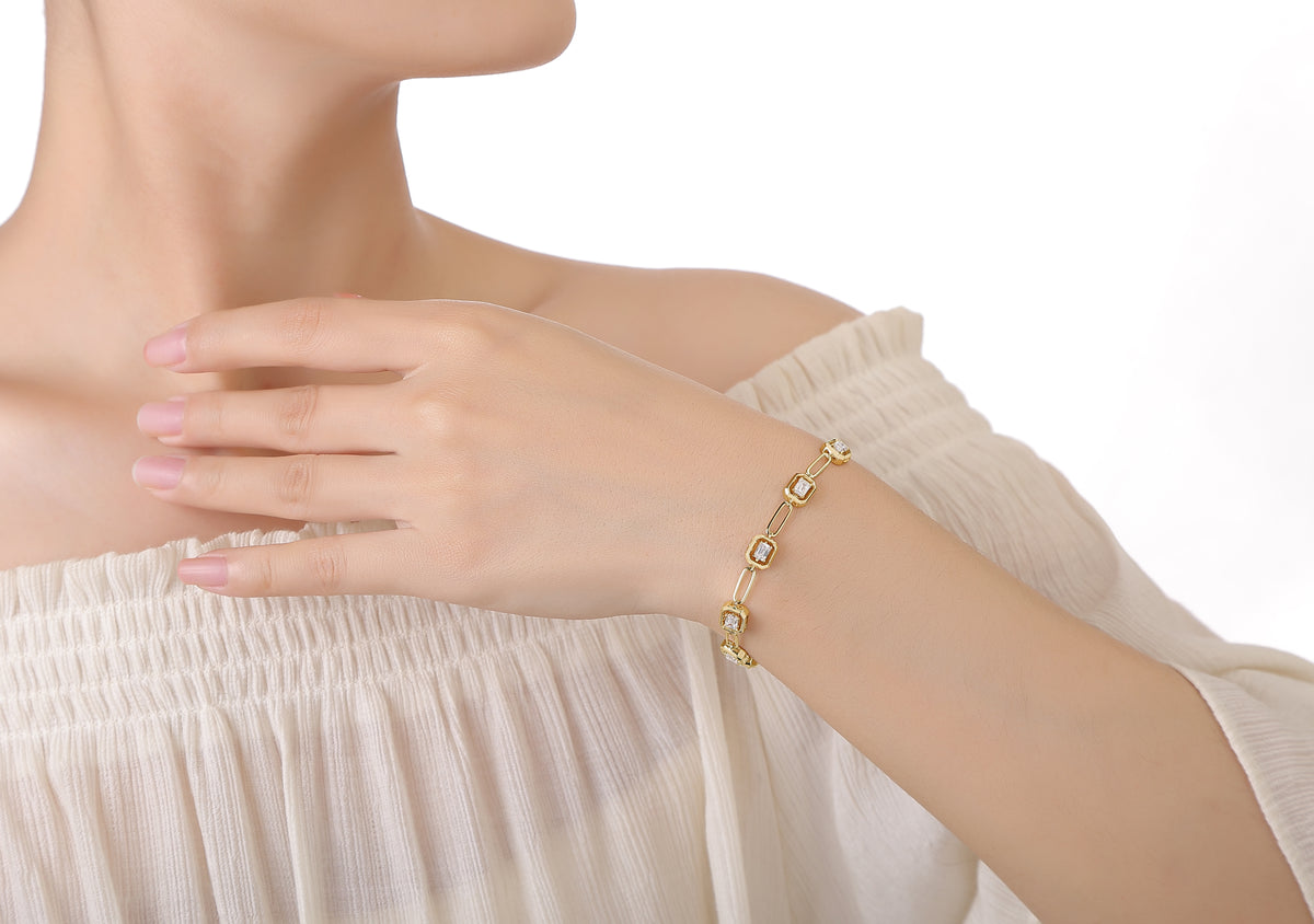 Smiling Rocks 9ct Yellow Gold Emerald Cut Lab Grown Diamond Bracelet