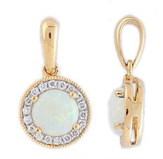 18CT YG CLAW SET 5.5MM ROUND OPAL & DIAMOND CLUSTER PENDANT. MILLEGRAIN EDGE
