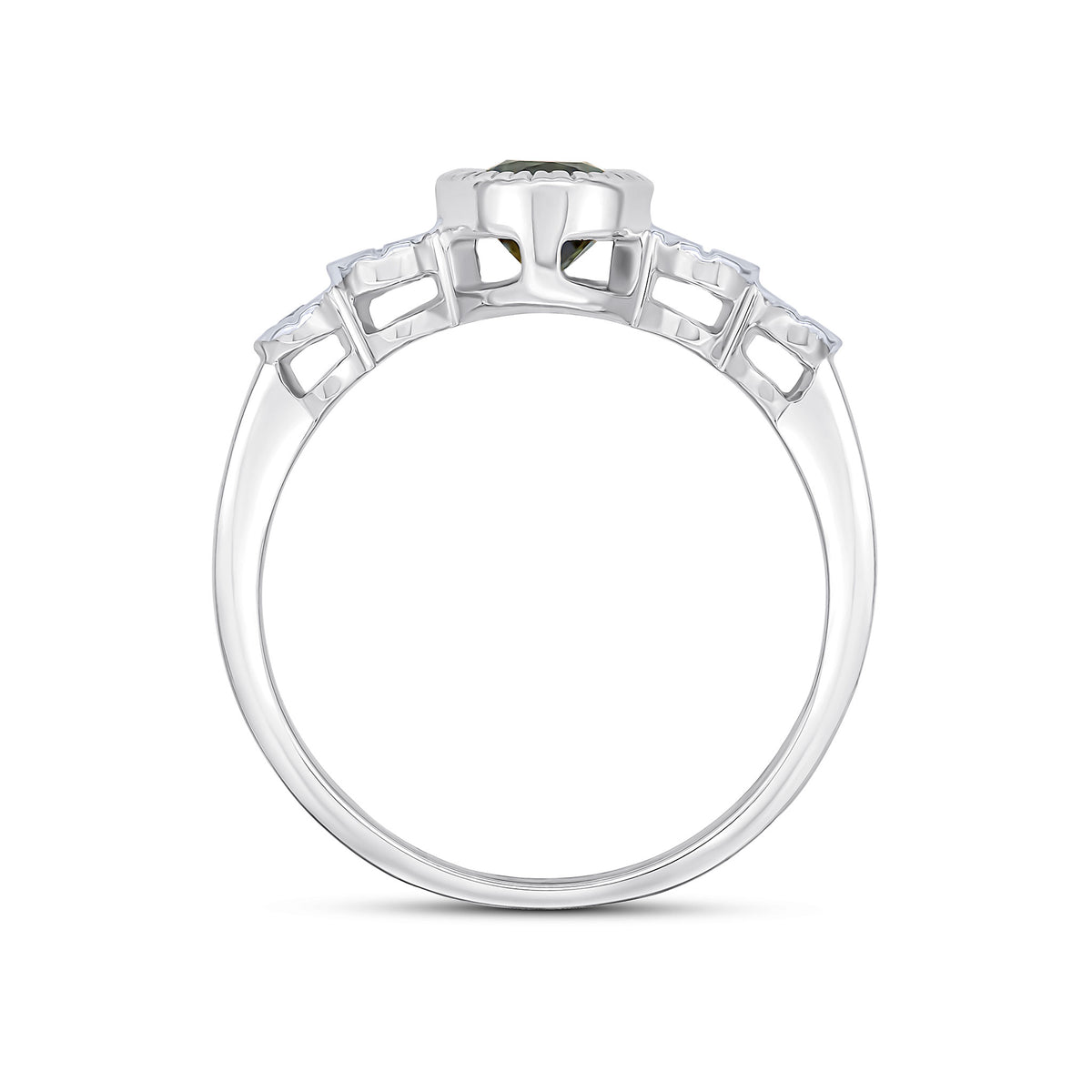 9CT WHITE GOLD MILLEGRAIN OVAL SAPPHIRE AND ILLUSION DIAMOND 4ST SHOULDERS RING