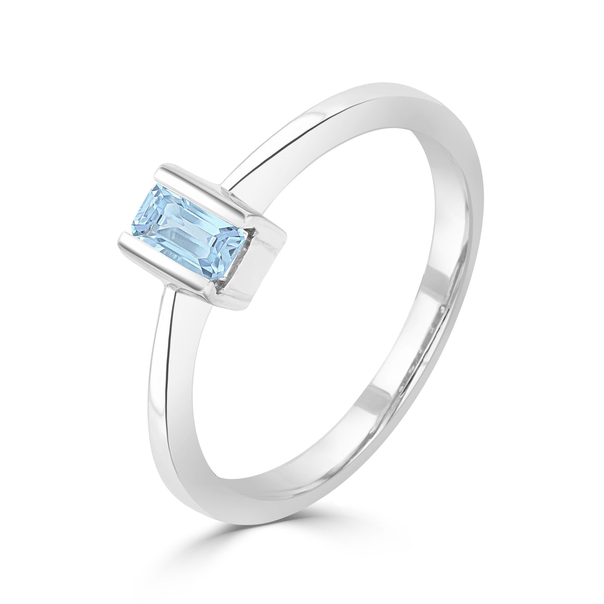 9CT WG 5X3MM OCTAGON AQUA BAR SET SINGLE STONE RING