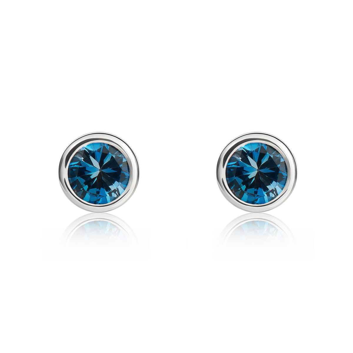 9CT WG 4MM ROUND LONDON BLUE TOPAZ RUBOVER STUD EARRINGS